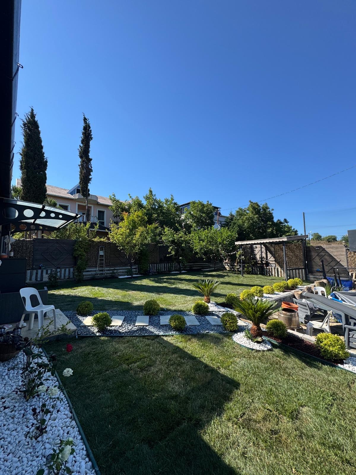 Özdemirler Botanik uygulaması tamamlanmış modern bahçe